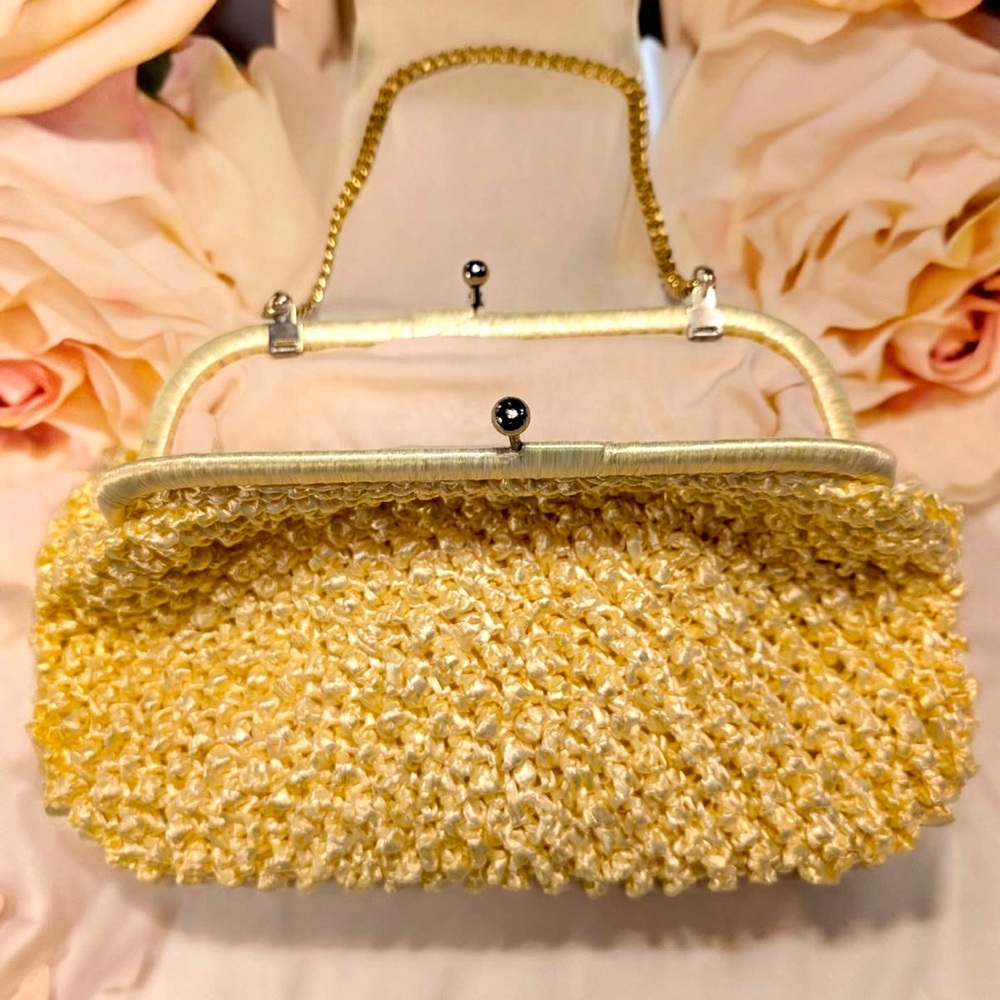 Vintage Straw Clutch Bag with gold chain
Butter Yellow 
Made in Japan